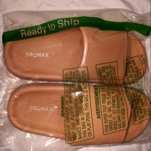 Bronax cloud slipper for women and men pillow bathroom slippers size 39-40